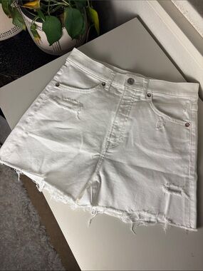 Express White Distressed Hise Rise Mom Denim Jean Shorts size 4